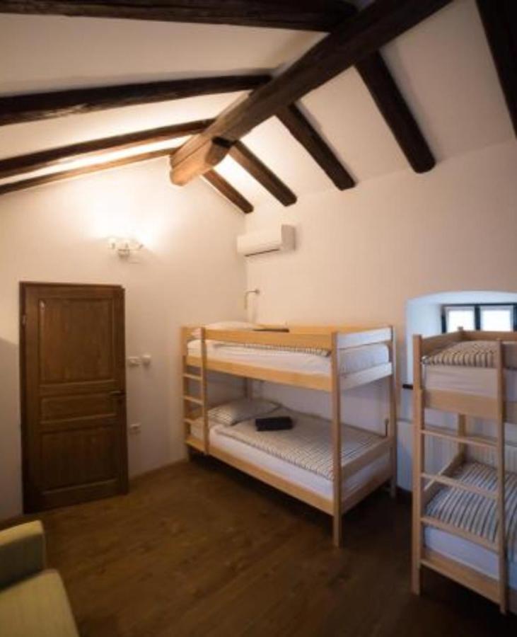 Hostel Skrla Divaca Bagian luar foto