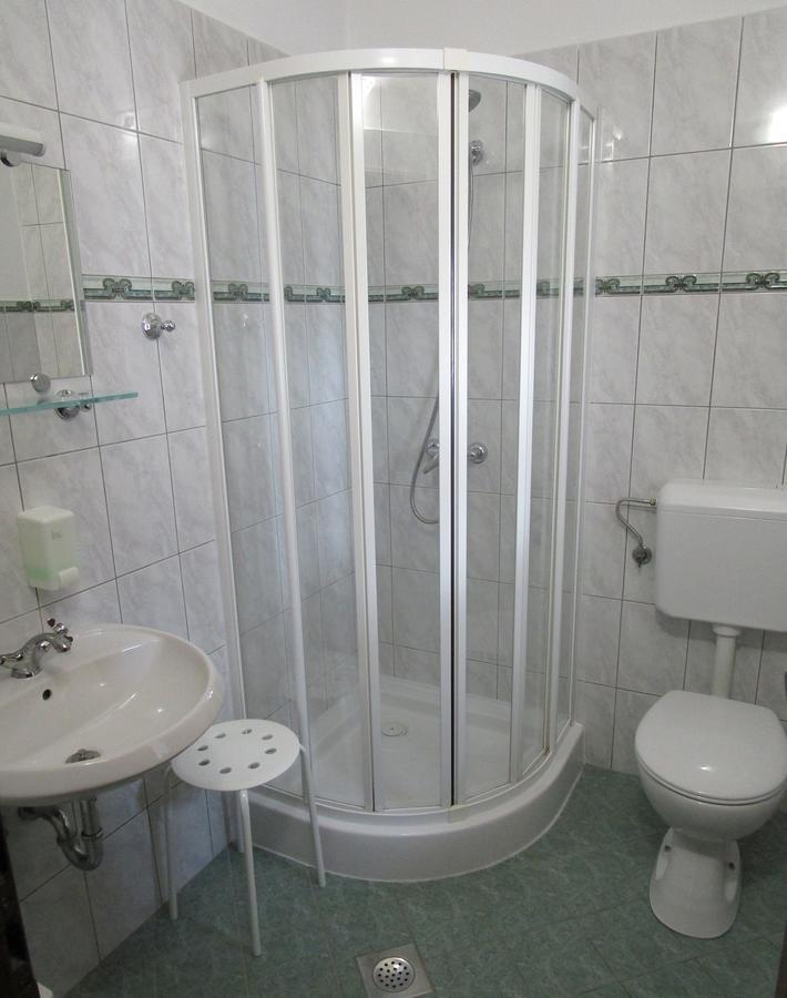 Hostel Skrla Divaca Bagian luar foto