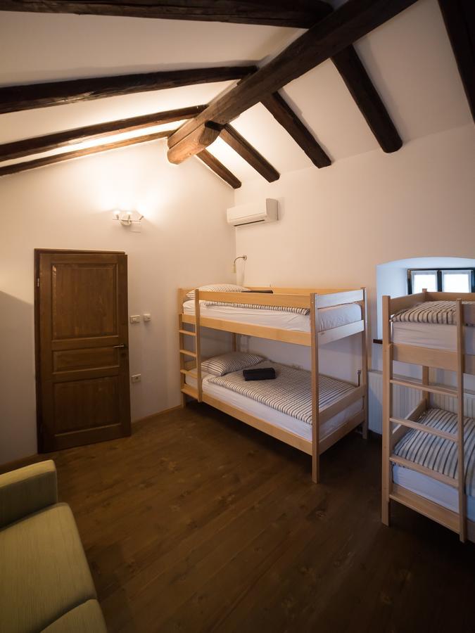 Hostel Skrla Divaca Bagian luar foto